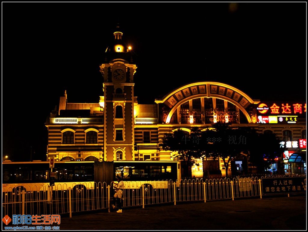 广场夜色 (10).jpg