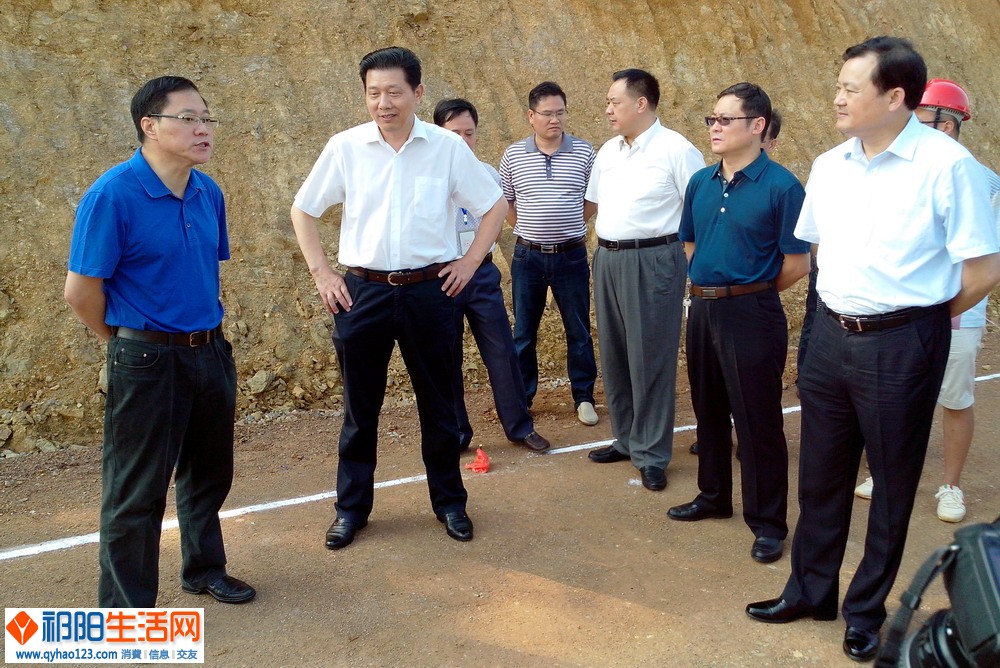 20140722文浩书记到祁冷公路1.jpg