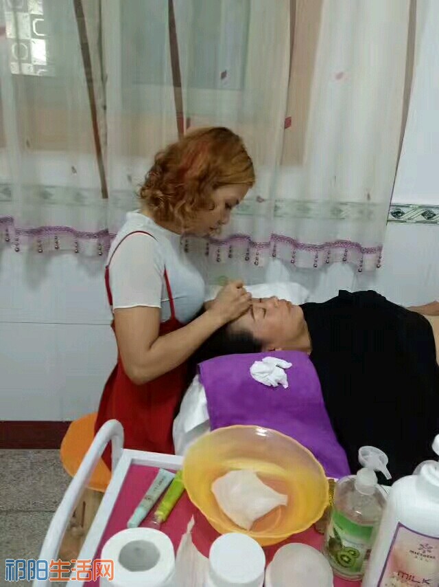 E44y9UPq0Pnz.jpg