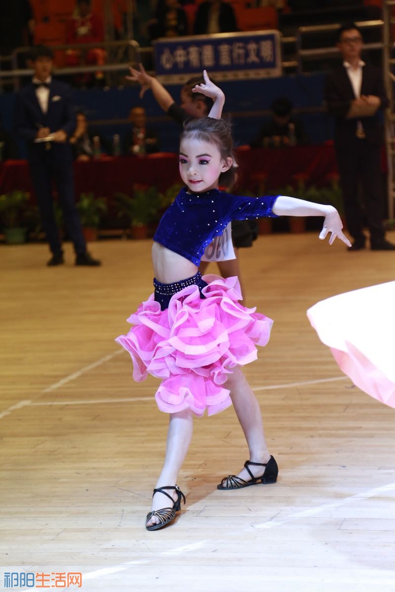 5HZqIS74a75g.jpg