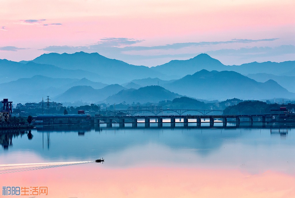 湘江晨曦--陈红光_副本.jpg